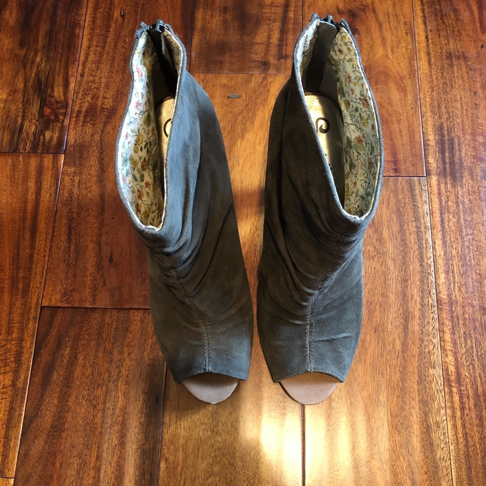 Seychelles peep toe bootie